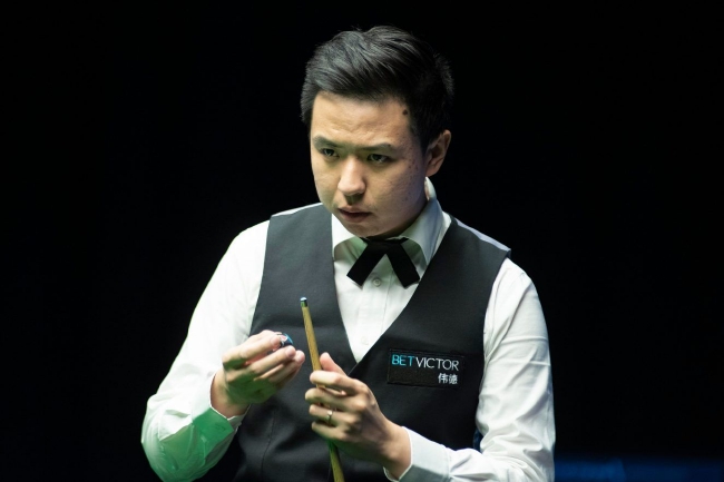 控卫新实验！太阳赌上未来让23岁榜眼秀执掌球权，布克甘当二当家？