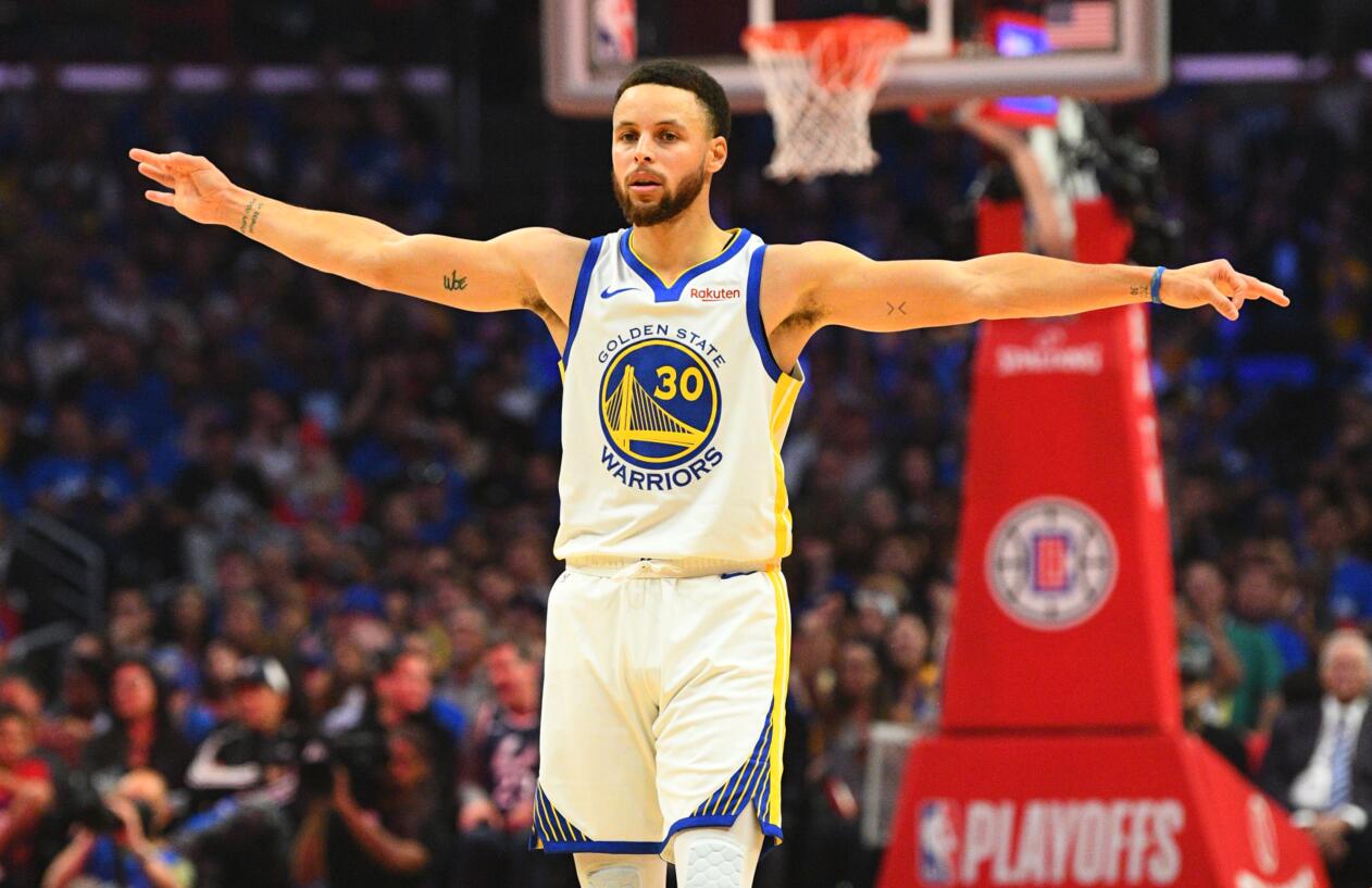 显得更为引 显得更为引