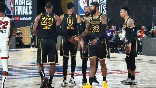 持续首发且 持续首发且